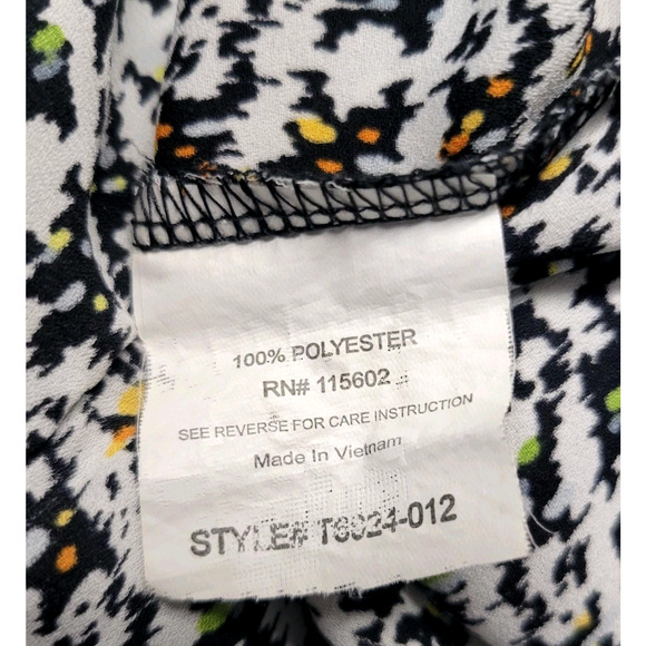 Lush Geometric Top Womens M Black White Oversized V-Neck Cuffed Short Sleeves - Picture 11 of 14